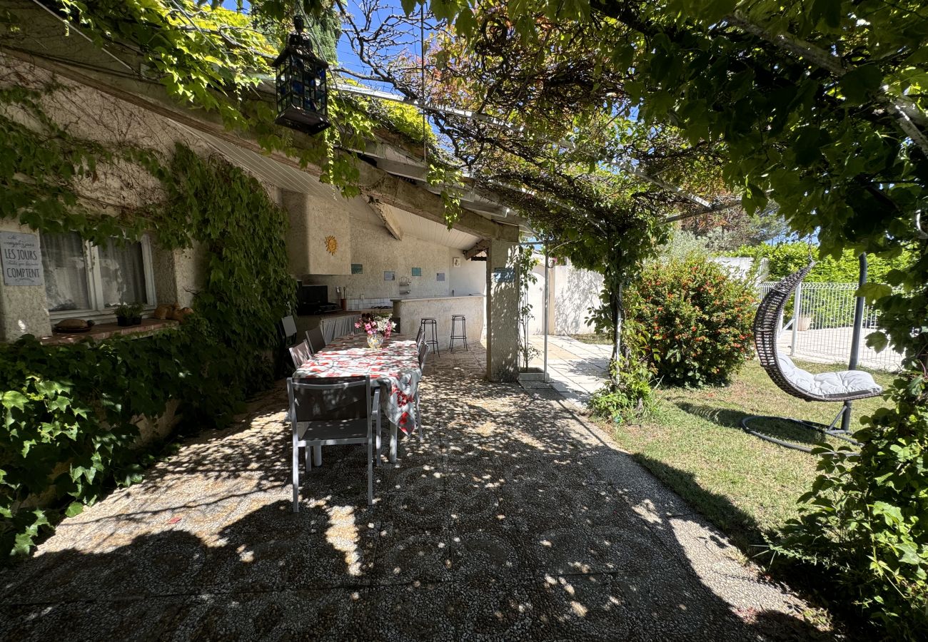 Casa en Pernes les Fontaines - House Gams 8 Persons